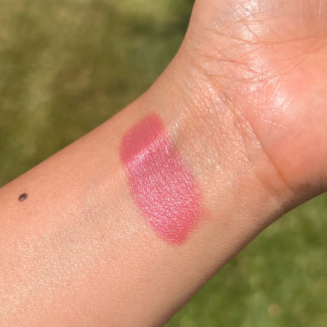 LOYALTY - Delicate dusty rose with a soft pink finish