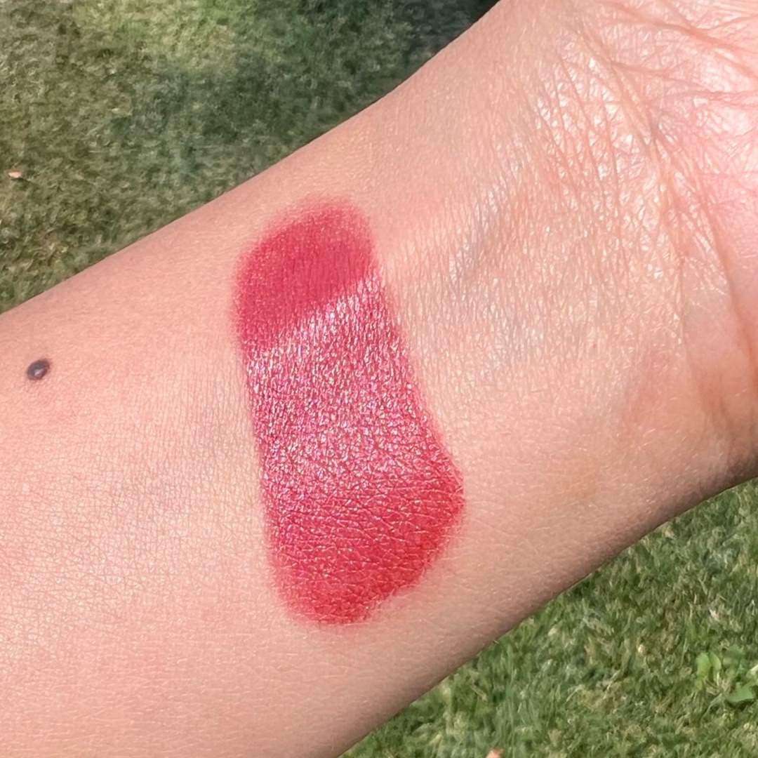 TRUE - Deep scarlet with a hint of pink beet